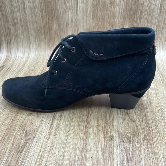 Earth Lace Distressed Leather Lace Up Ankle Boots in Size 9 - Picture 5 of 11